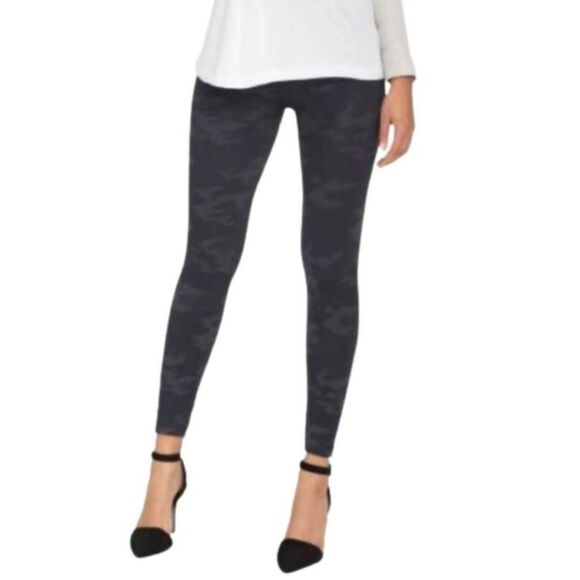 SPANX Look At Me Now Seamless Leggings Size XS - Picture 1 of 3